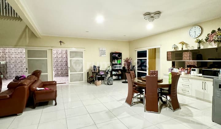 Nice 2-Story House on Very Large Road in Modernland, Tangerang