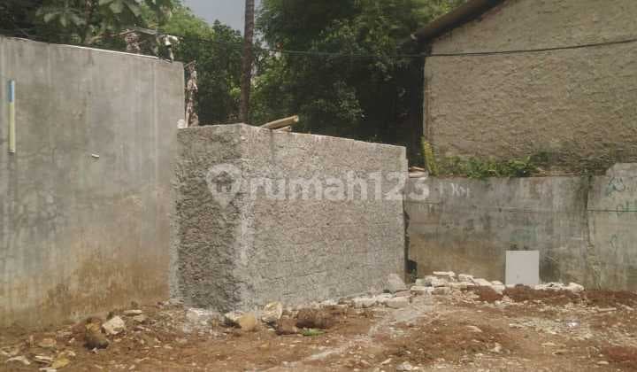 Very Strategic Flood-Free Land on Jalan Dewi Sartika, Ciputat, South Tangerang