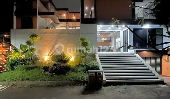 Dijual Rumah Luxury Private Pool & Lift Dijagakarsa Jaksel