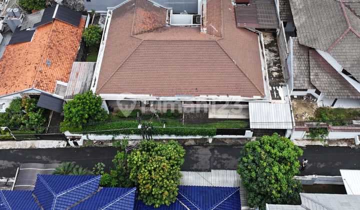 For Sale: House in Kebayoran Lama Near Gandarian & Pondok Indah