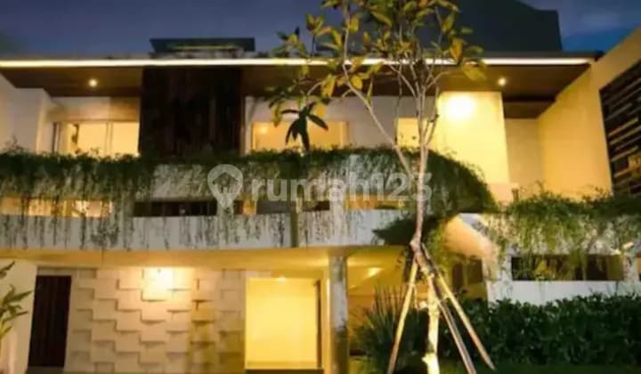 Luxury villa for sale in the elite area of Ungasan Bali