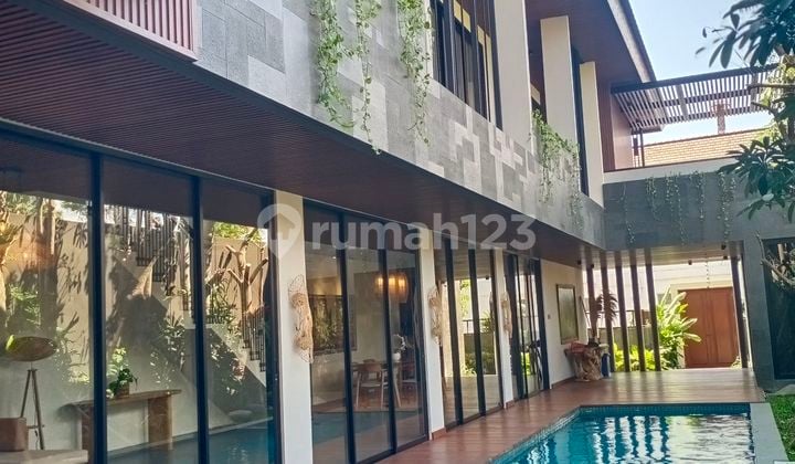 Elegant villa for rent in the Berawa Canggu tourism area, Bali