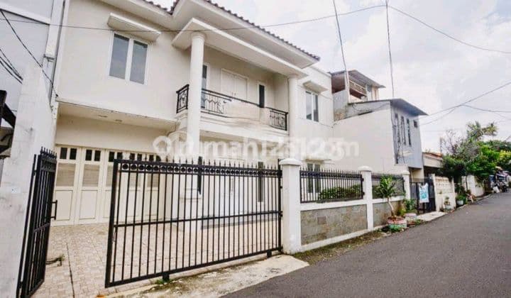 Rumah Baru Bagus Strategis bisa untuk Kantor di Menteng Atas