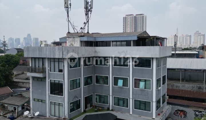 Gedung 4,5 Lantai Di Kebon Jeruk Jakarta Barat