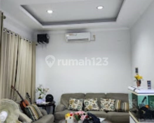 Ready-to-Occupy House in Kresek Indah West Jakarta Strategic Location