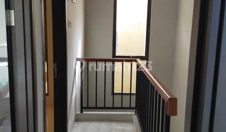 Rumah 2 Lantai Siap Huni di Callysta Residence Graha Raya