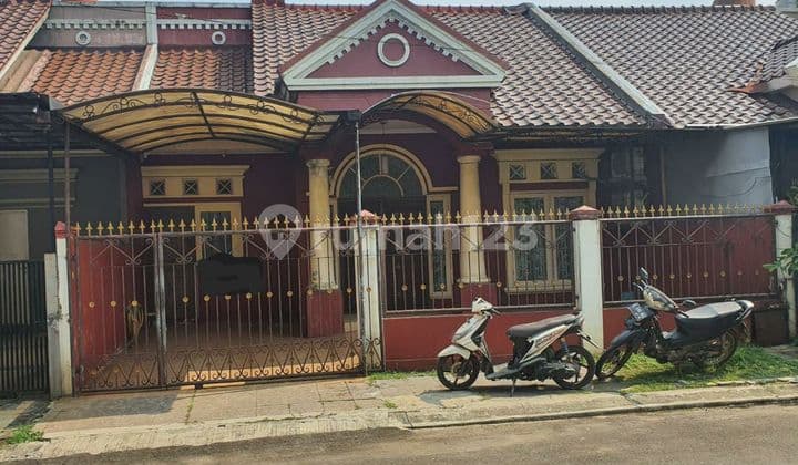 Affordable House in a Strategic Location with Complete Facilities.