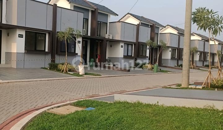 Dijual Rumah 2 Lt Lokasi Strategis View Danau