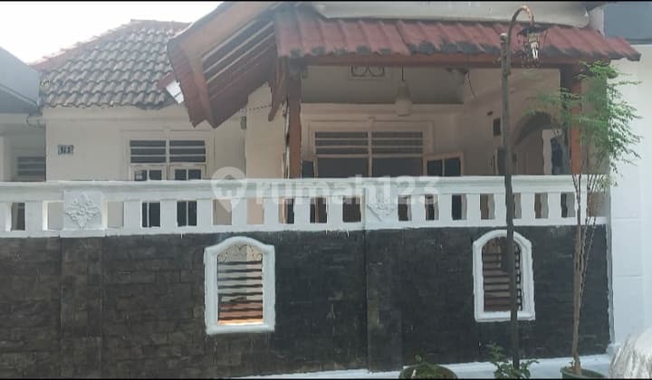 House for Sale 11/2 Floors Complete Facilities Affordable Location