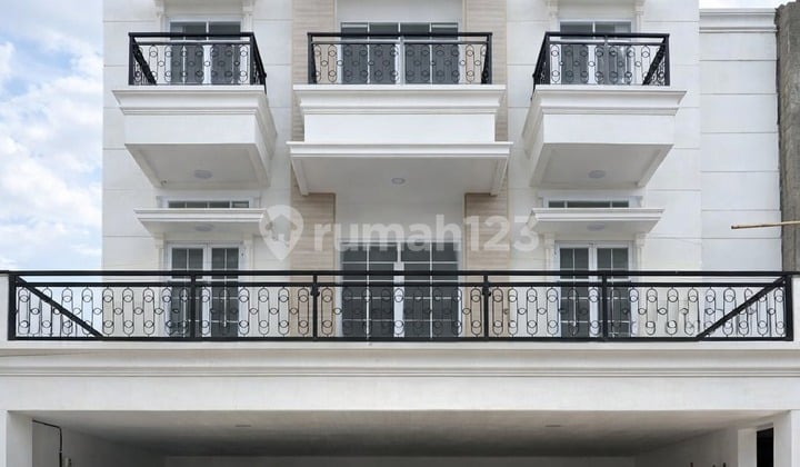 Rumah Baru Dalam Cluster Pasanggrahan Jakarta Selatan, Siap Huni, SHM