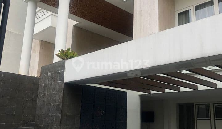 3-Story House Very Nice Furnished