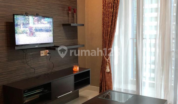 Apartemen Hampton Park 2 Kamar Tidur Furnished Baru