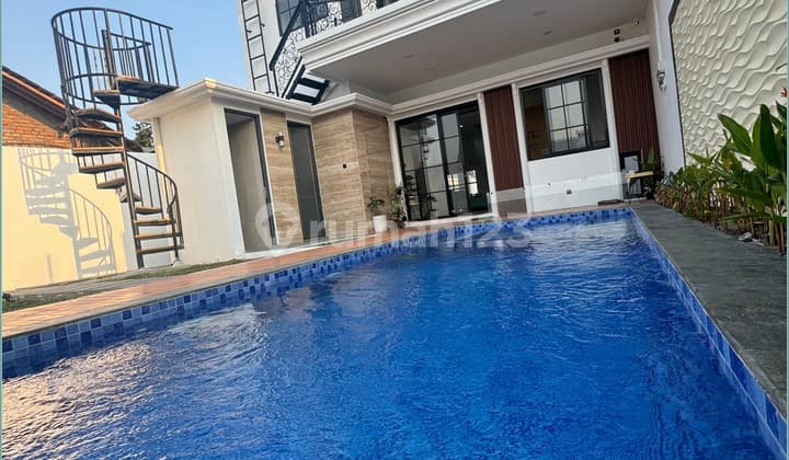 Luxury House in Elite Area Jogja Opposite Citragrand Waterpark Wide Access Asphalt Road