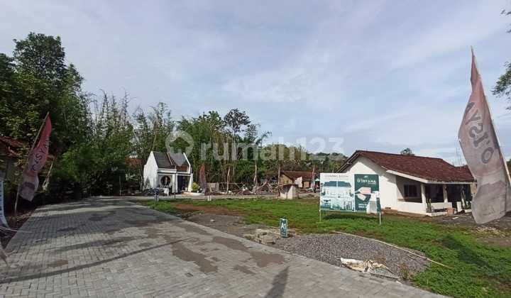 Land for Sale Ready to Build in Housing Estate, 100 Million Range