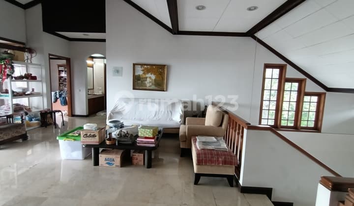 Rumah Klasik dan Luas di Cipaku Indah Bandung