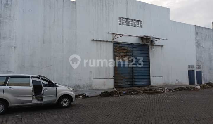 Warehouse 480m2 for rent in Maumbi, suitable for expedition distribution.