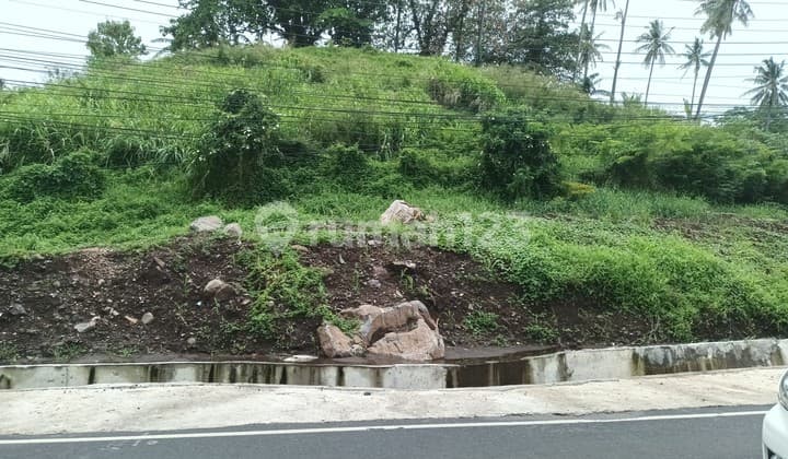 5.8 hectares of land in front of Malalayang Beach tourist area, suitable for a hotel.