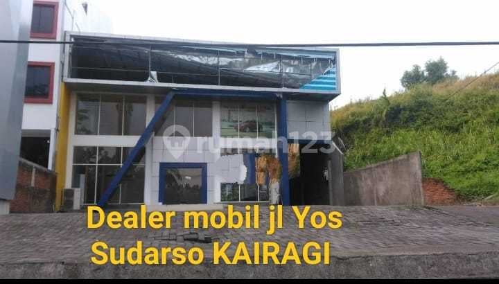 Car showroom on Yos Sudarso street, affordable price.