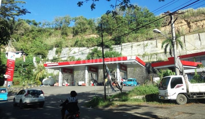 Gas station in Manado city invests at discounted prices.