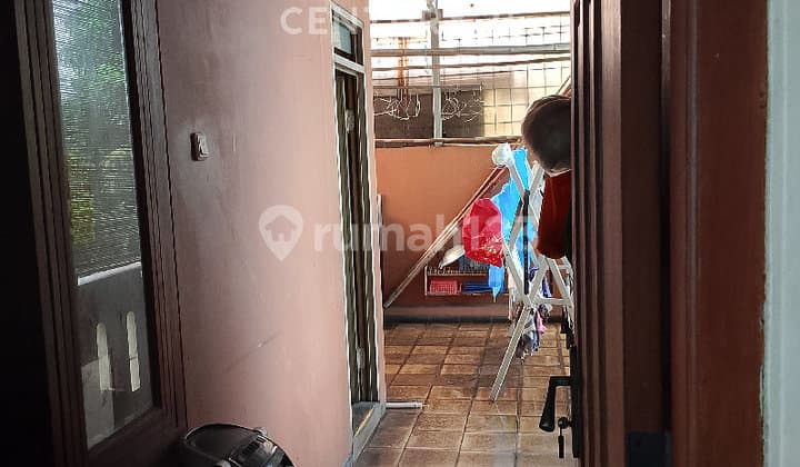 Rumah Semi Mewah Dalam Komplek Perumahan di Jakamulya Bekasi