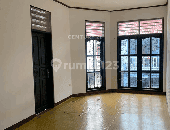 Rumah Tinggal 2 Lantai di Rawamangun S8358
