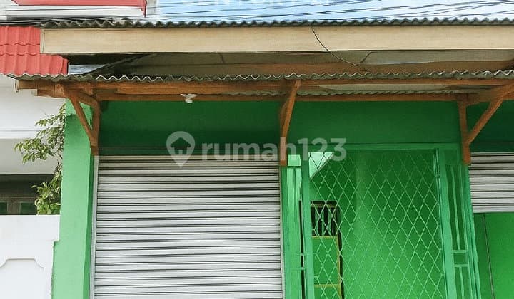 Ruko untuk Usaha Pinggir Jalan Aktif di Jakarta Timur R2212