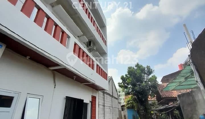 Rumah Tinggal dan Rumah Kost 3 Lantai di Pondok Melati S8511