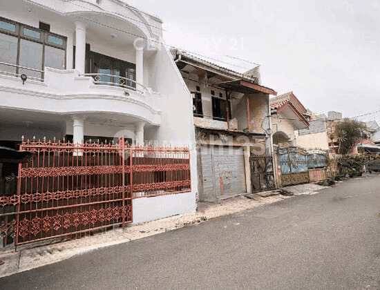 Rumah 3 Lantai Bebas Banjir Johar Baru Jakarta Pusat S9577