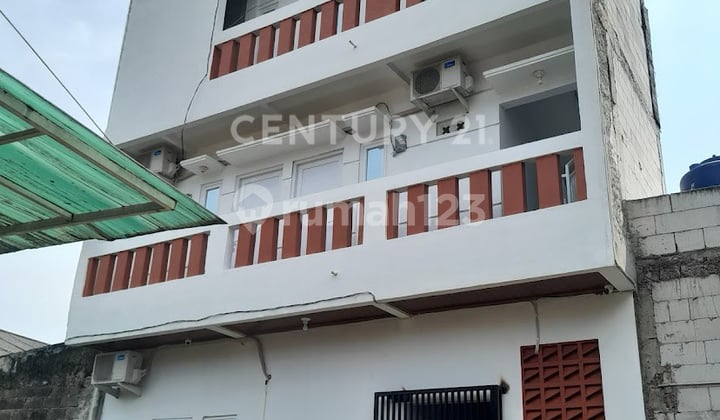 Rumah Kost 3 Lantai Lokasi Strategis di Pondok Melati S8512