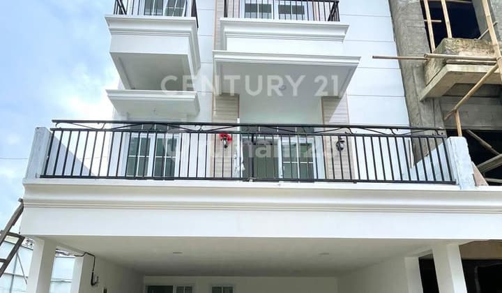 Nice 3-Storey House in a Housing Complex in Pesanggrahan, South Jakarta S8689