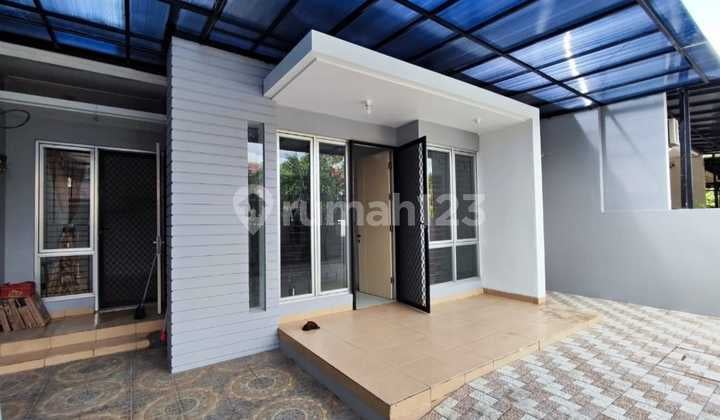 Disewakan Rumah Siap Huni Ifolia Semi Posisi Strategis Dekat Taman Utama, Hadap Timur-Utara.