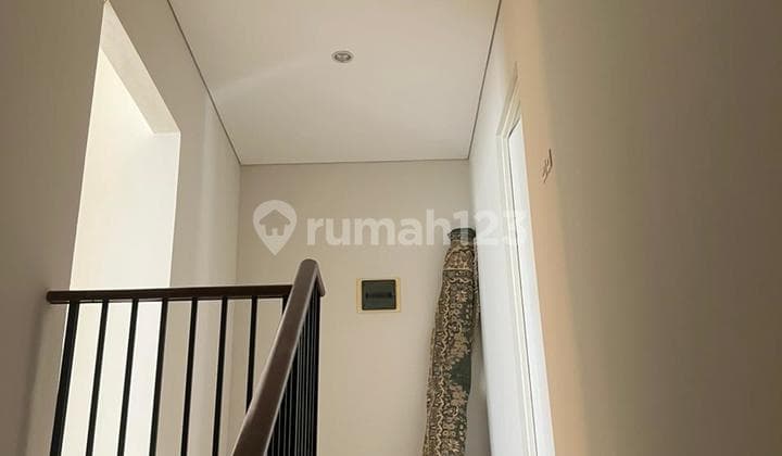 Disewakan rumah cantik full renovasi semi furnished di neo vasana harapan indah Bekasi
