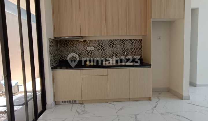 Di Jual Rumah Bagus Siap Huni Ada Kolam Renang 3 Lantai di Cluster Matana Dekat Jgc Jakarta Timur