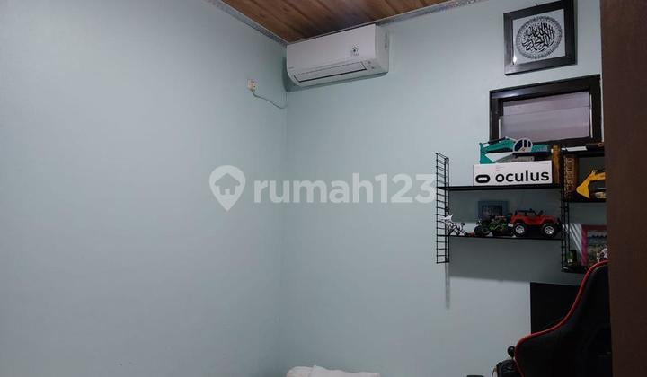 Di Jual Rumah Bagus Sudah Renovasi Semi Furnished 2 Lantai di Cluster Harmoni Harapan Indah Bekasi