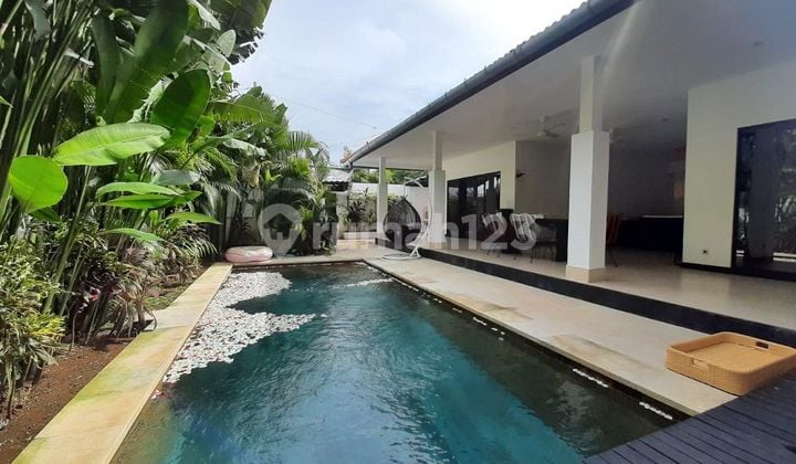 2 bedrooms Villa for yearly lease located at Seminyak area close to Gusto gelato & Nuri's