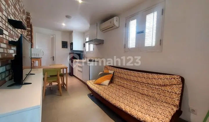 Leasehold Stylish Studio Room Furnished,Near Mertasari Beach