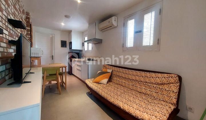 Leasehold Stylish Studio Room Furnished,Near Mertasari Beach