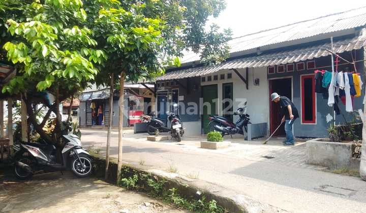 Investasi Menguntungkan! Kontrakan 3 Pintu di Lokasi Strategis Pinggir Jalan