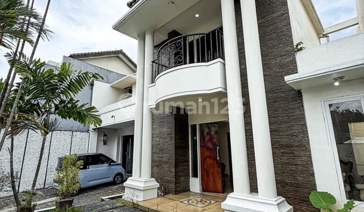 Bebas Banjir, Rumah di Kemang Barat , 2 Lantai, SHM, Siap Huni