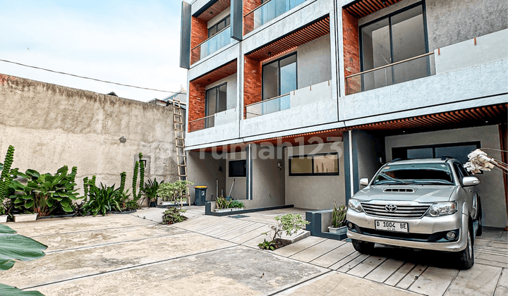 Bebas Banjir, Rumah di Bangka 2 Lantai, SHM, Siap Huni