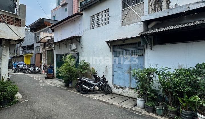 Ruko 2 lantai pasar pagi Roa Malaka Tambora dekat Asemka cocok untuk toko gudang