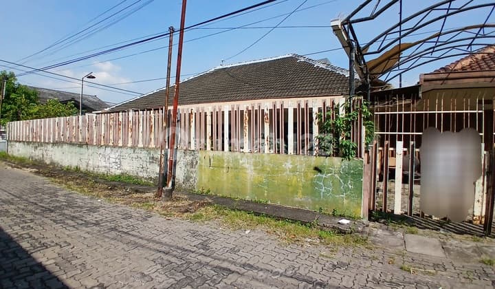 Rumah Lama Hitung Tanah Dijual di Jalan Sumbermas Semarang