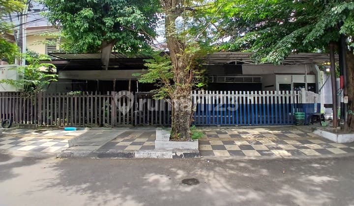 Ruko Tengah Kota Dekat Simpang Lima Dijual Cepat