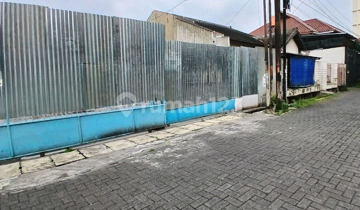Rumah Lama Hitung Tanah Tengah Kota Dijual Cepat