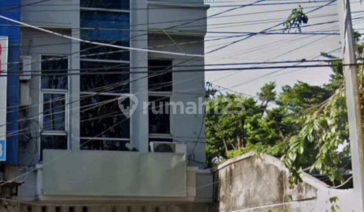 3-Story Townhouse for Rent in City Center
