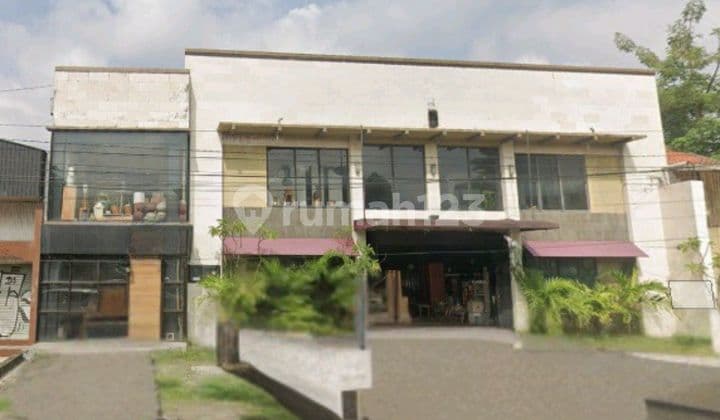 Disewakan Gedung Pinggir Jalan Raya Dr. Cipto Cocok Untuk Showroom