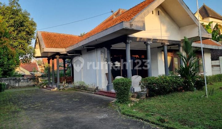 Rumah di Wr. Supratman, SHM, Taman, Dekat Bandara