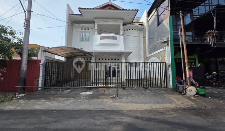 Disewakan Rumah Tengah Kota bisa untuk Tempat Tinggal, Kantor, dan Tempat Usaha