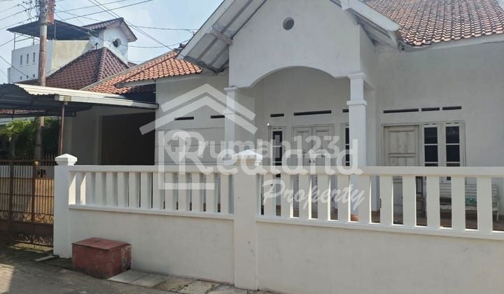 House in Peterongan Area, Semarang (WN 8440)