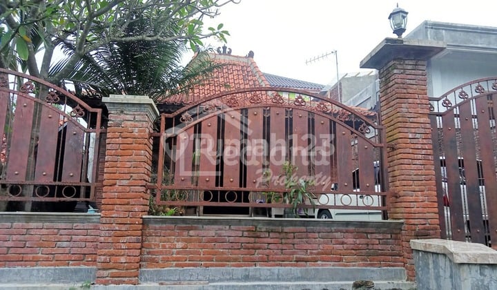 House in Pasadena Area, Semarang, Land Area 5919